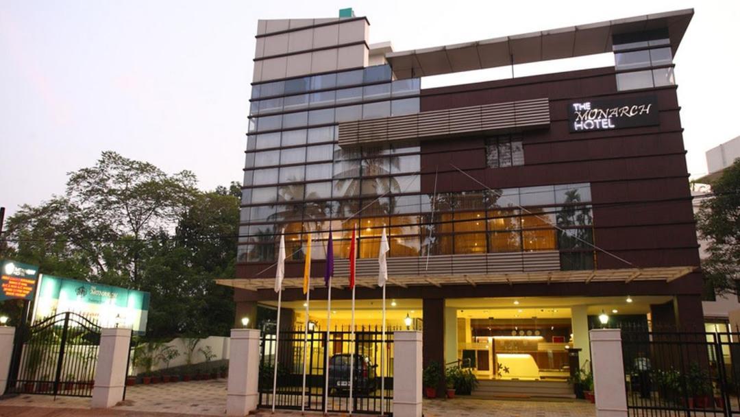 Hotel Monarch Kozhikode Exteriör bild