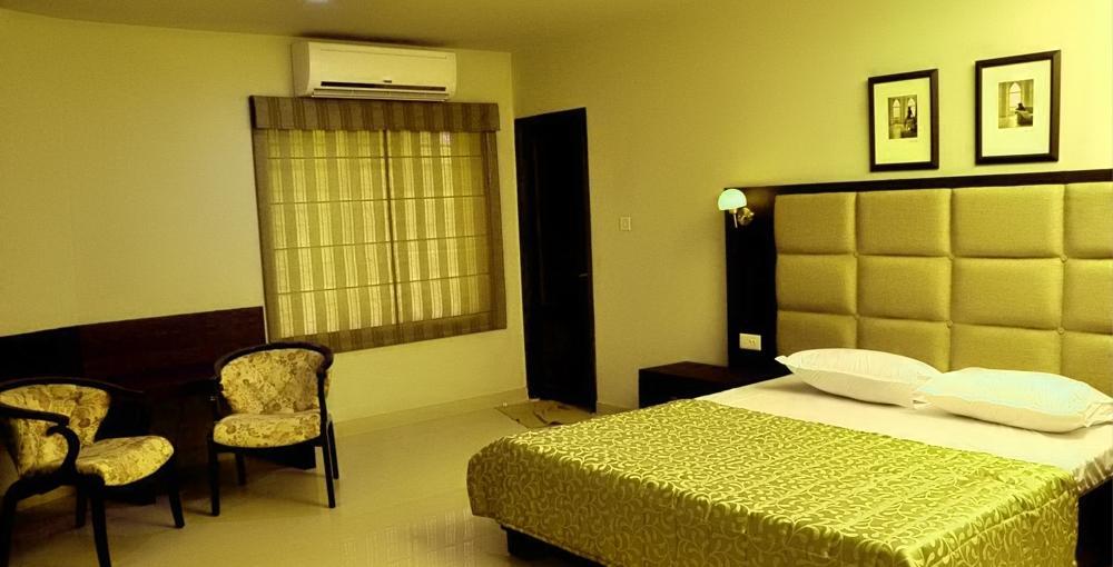Hotel Monarch Kozhikode Exteriör bild